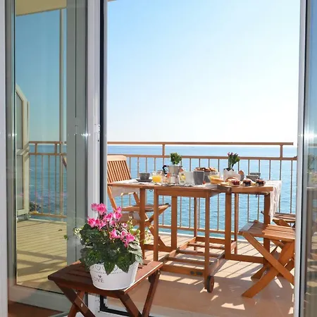 Apartment Fronte Mare 2 Pietra Ligure