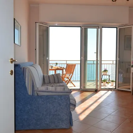 Fronte Mare 2 * Pietra Ligure